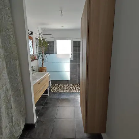 Maison Sur Le Bassin